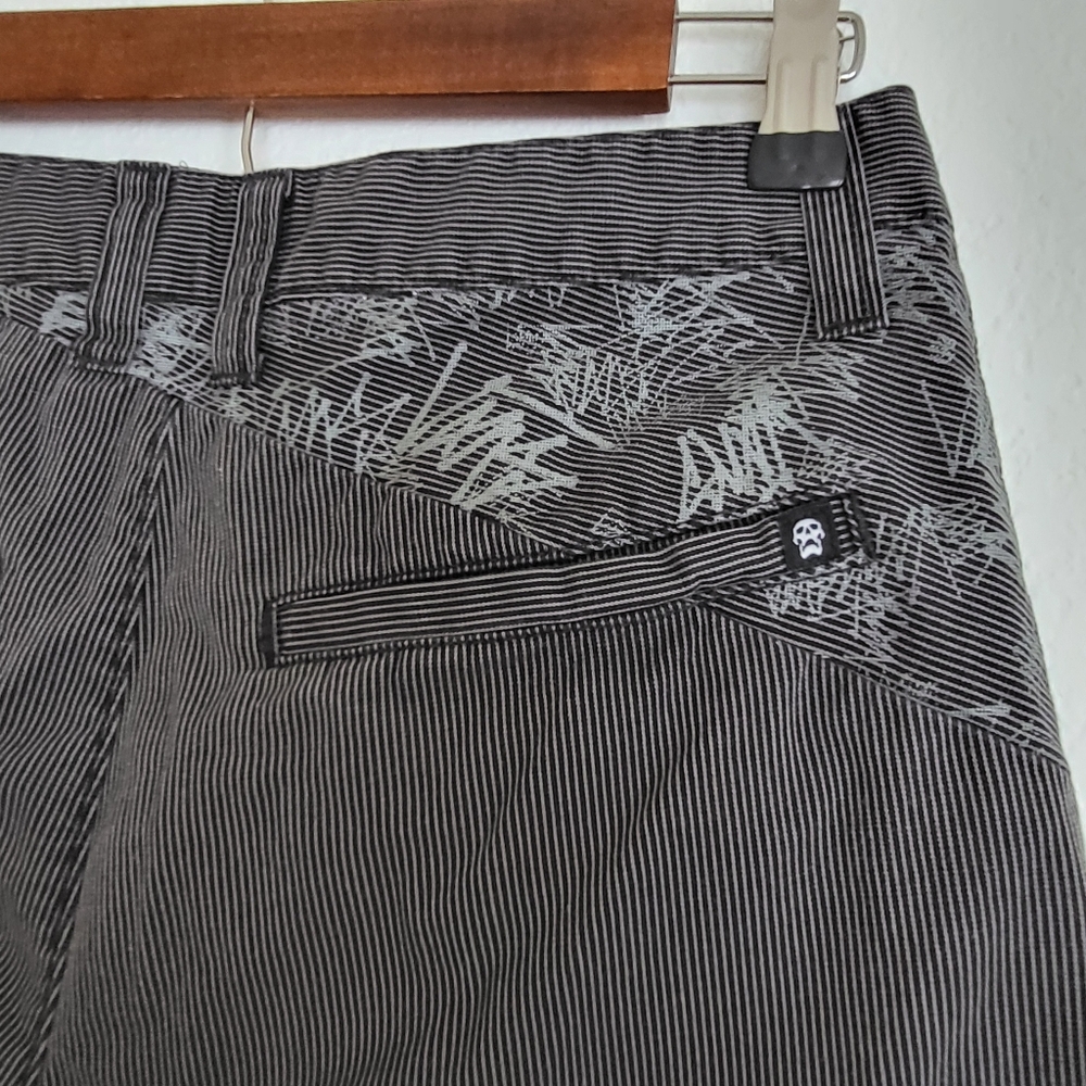 Vans Dark Gray Flat Front Shorts for Casual Wear - Picture 6 of 8